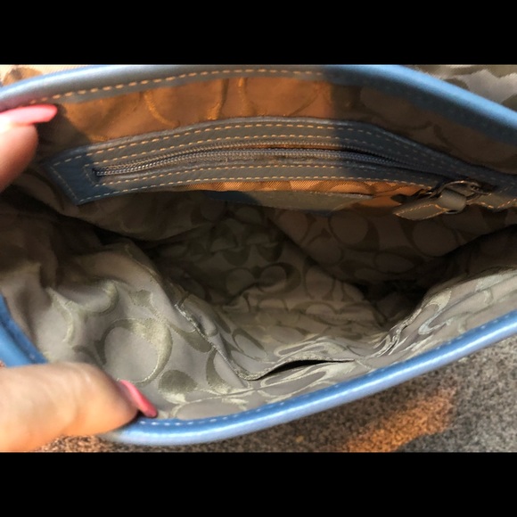 Coach - Picture 5 of 7